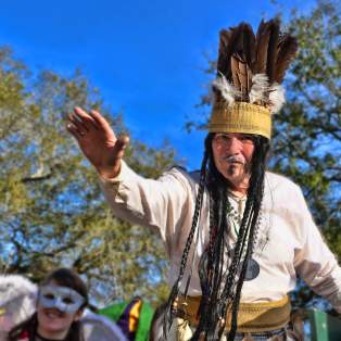 Wayne Dean as Joe Cain