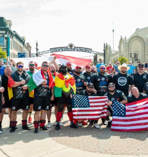 Strongman athletes group