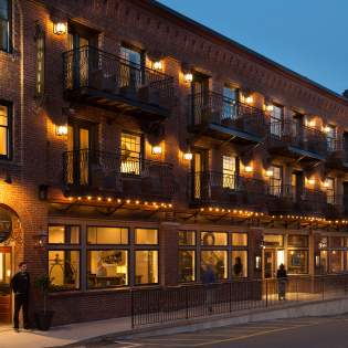 Bay View Hotel exterior