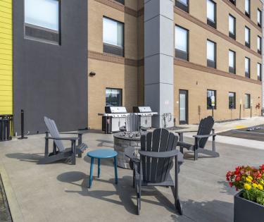 Front Patio w/ fire pit and Weber Grills