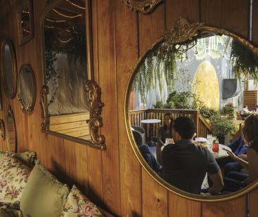 Harvey's Bar & Beer Garden