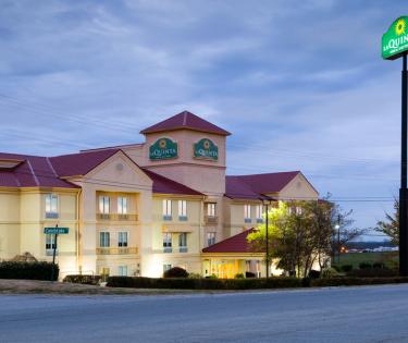 La Quinta Inn & Suites; Lexington, KY