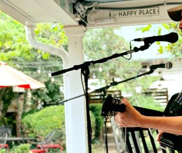 Slainte Public House