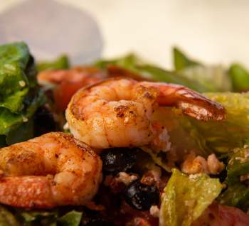 Salad with shrimp