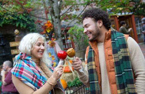 couple fall candy apples