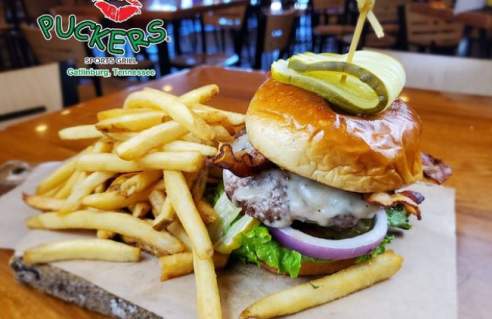 Puckers Sports Grill