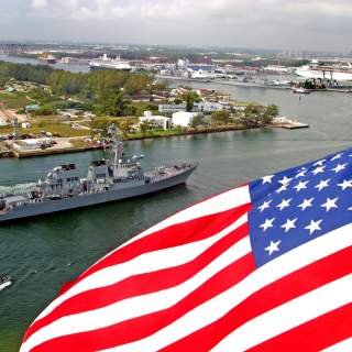 Navy ships arrive for Fleet Week