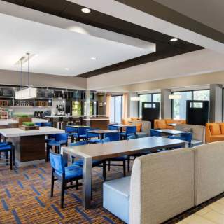 Courtyard by Marriott Addison/Midway