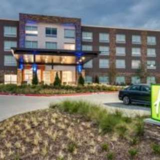 Holiday Inn Express & Suites Dallas North Addison