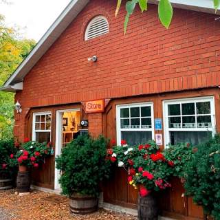 Frogpond Farm Organic Winery