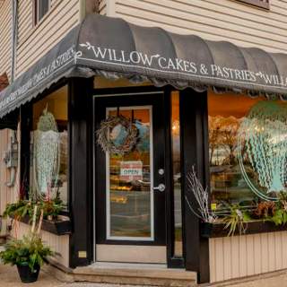 Willow Cakes and Pastry