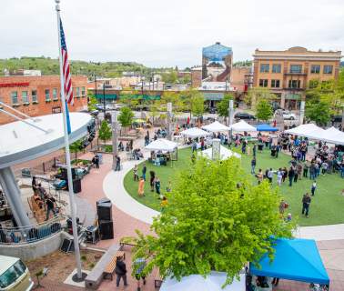 5 Reasons to Spring into Frühlingsfest