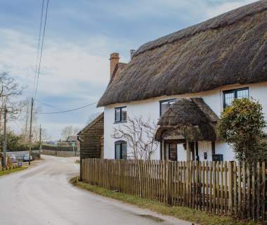 Thatched cottage in Minstead in the New Forest