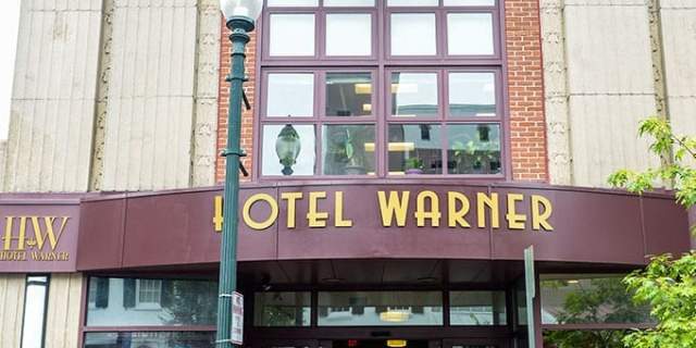 Hotel-Warner