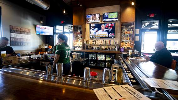 Where to Catch the Game in Elizabethtown