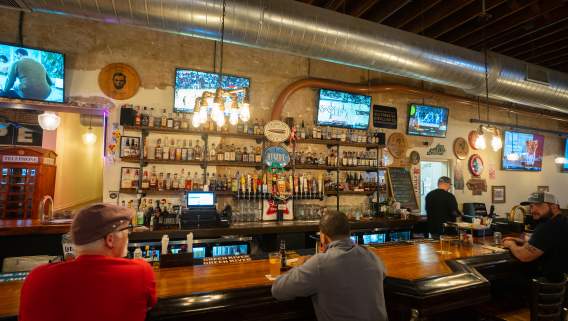 Where to Watch March Madness in Etown