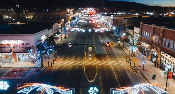 Cedar City Downtown lit up for the holidays