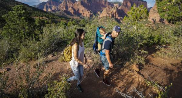 Family Hiking in Kolob Canyons