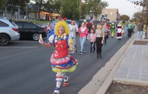 Walk Parade with Santa, Grinch, Buddy & Ms Lollipop