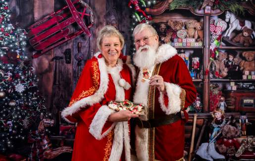 Tinsel Town at Walkway of Lights