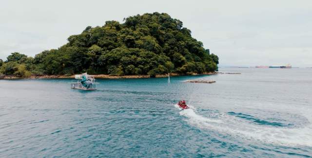 Boating near Taboga Island, Panama City, Panama Province, Panamá