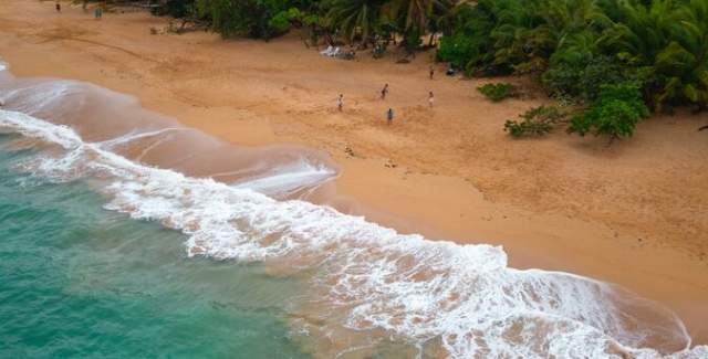 Playa Bluff, Isla Colón