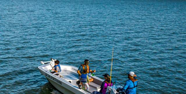 Group boating and fishing on the waters of Gatun Lake