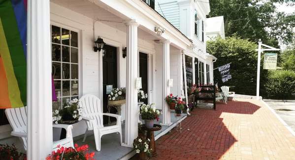 The 6 Best Vintage Shopping Day Trips in Central MA