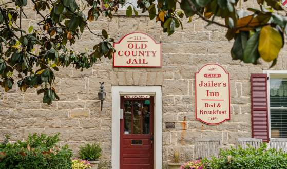 6 Historic (and Spooky) Places to Visit in Bardstown, Kentucky