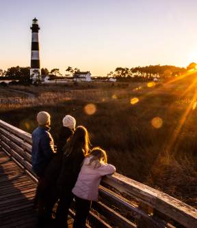 bodie island lighthouse sunset family winter fall