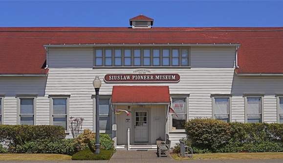 What Is There to Do in Florence, Oregon?  Historic Attractions You Shouldn’t Miss