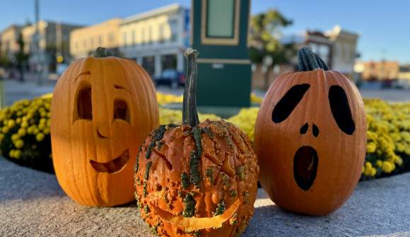 Pumpkin Palooza Returns to Decorate Downtown Manitowoc for Halloween