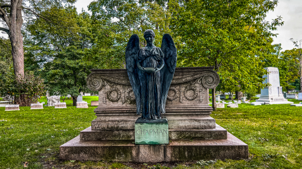 angel statue in cemetery