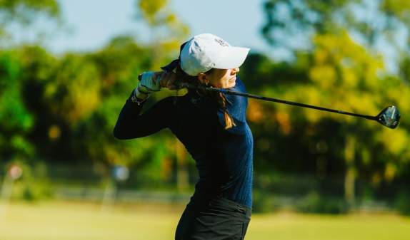 Carolin Alblas of Keiser (Fla.) after teeing off