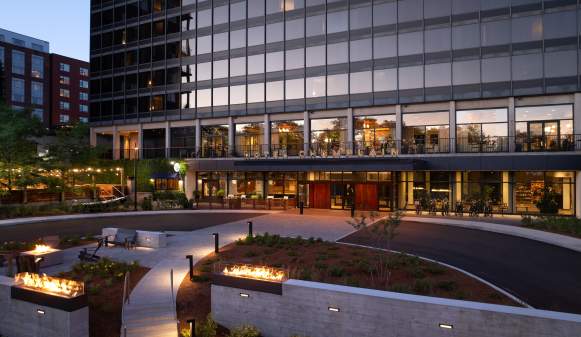 Hotel Champlain Exterior