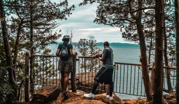 Rock-Point-Hiking