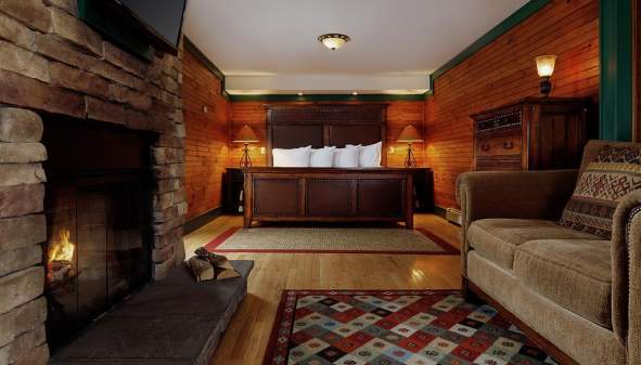 6 Cozy Inns & Resorts with Fireplaces Perfect for Fall Weather