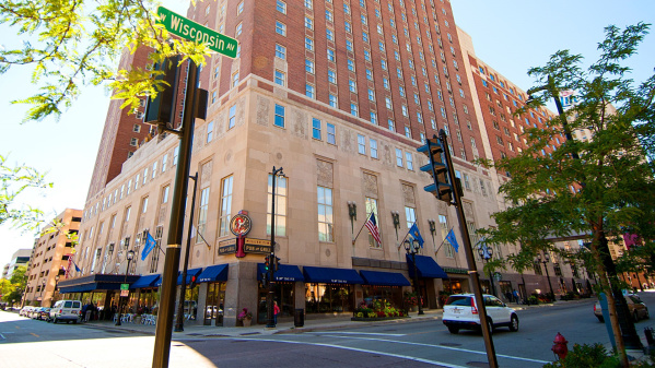 Hilton Milwaukee Exterior