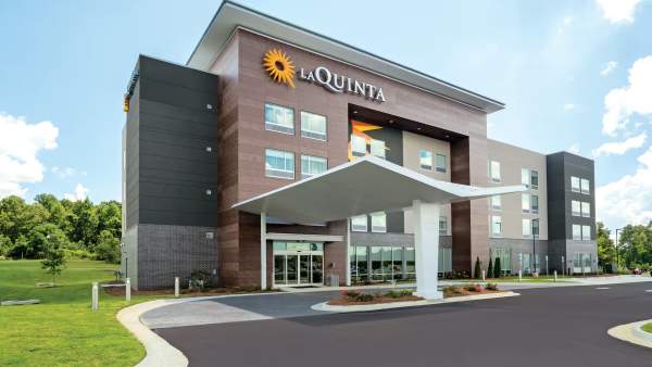 la quinta entrance