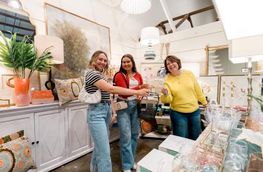 Girls’ Getaway in Clarksville, TN: Where to Stay, Shop, Sip & Unwind