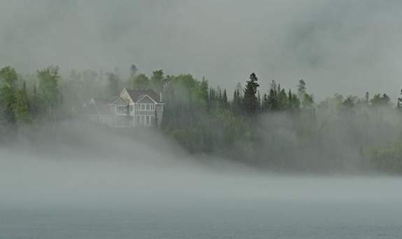 Fog rolls in off Lake Superior (Cathy Gray-Anderson photo)