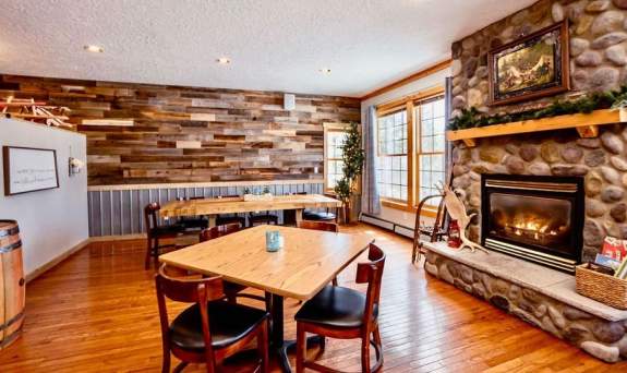 $5 Off Lakeside Dining at Raven Rock Grill.