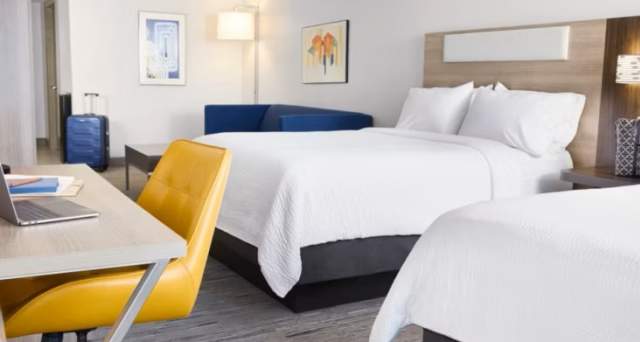 Holiday Inn Express & Suites