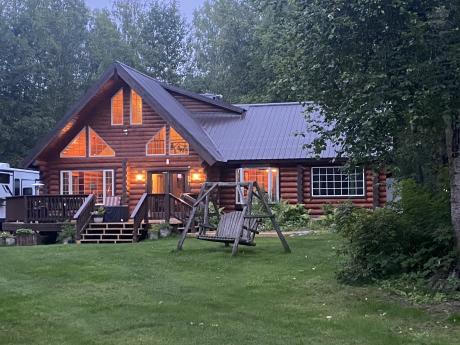 Meandering Moose Lodge