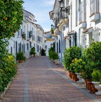 Un paseo por el casco antiguo de Benalmádena: los rincones de cuento que no imaginabas