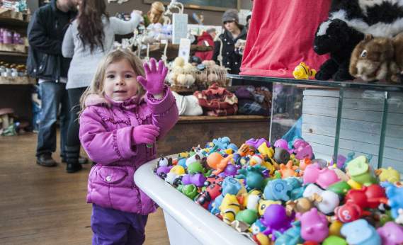 little girl shopping at sunrise soap company