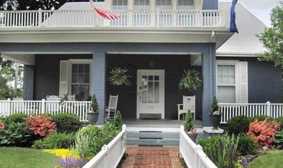 East Main Guest House