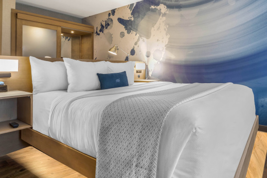 Cambria Hotel Milwaukee Downtown