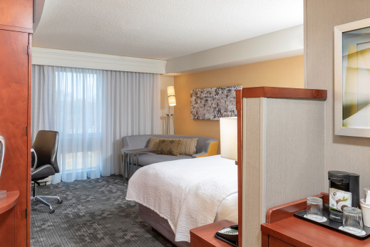 Courtyard by Marriott Milwaukee Airport