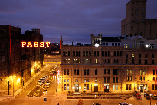 Brewhouse Inn & Suites